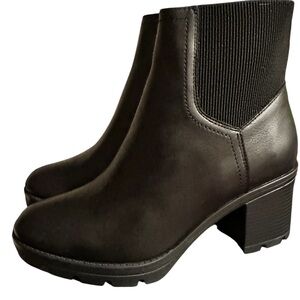 Naturalizer Women’s Verney Weatherproof Leather Bootie - US 11 medium. $190